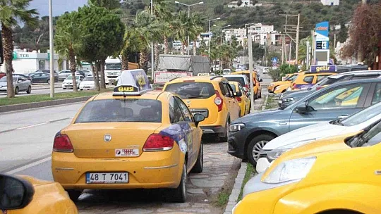 Bodrum Şoförler Odası önünde taksi yoğunluğu