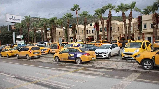 Bodrum Şoförler Odası önünde taksi yoğunluğu