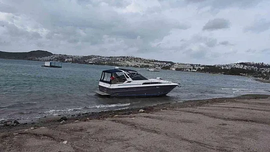 Bodrum'u fırtına vurdu, milyon dolarlık tekneler denize gömüldü, bazı tekneler karaya oturdu
