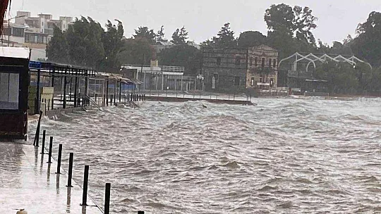 BODRUM'U FIRTINA VURDU