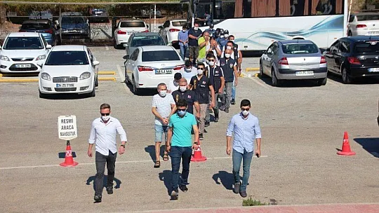 Bodrum'un fuhuş baronu ve adamları yakalandı