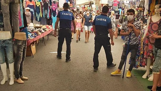 Bodrum Zabıtası bir haftada 5 bin 500 maske dağıttı