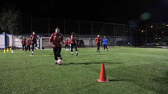 Bodrumlu kızlar 3. lige hazırlanıyor