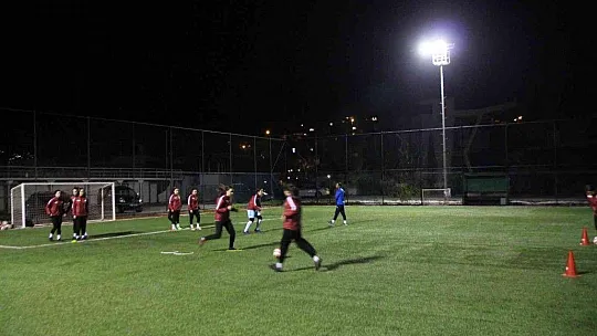 Bodrumlu kızlar 3. lige hazırlanıyor