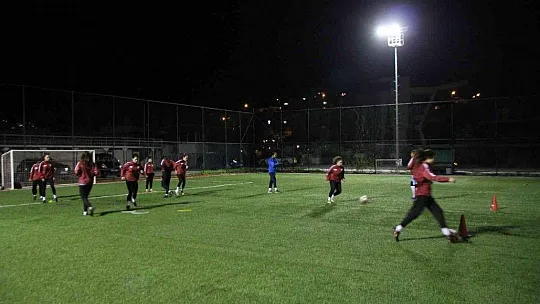 Bodrumlu kızlar 3. lige hazırlanıyor