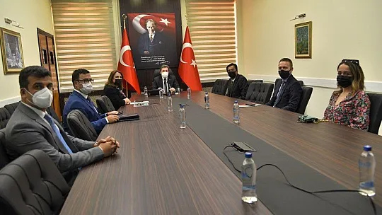 Dünya Gazetesi temsilcilerinden Vali Orhan Tavlı'ya ziyaret