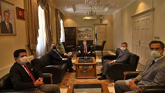 Ukrayna'nın Antalya Konsolosu Emir Rustamov Vali Orhan Tavlı'yı ziyaret etti