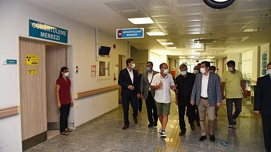 Vali Orhan Tavlı' dan Sağlık Çalışanlarına Moral Ziyareti