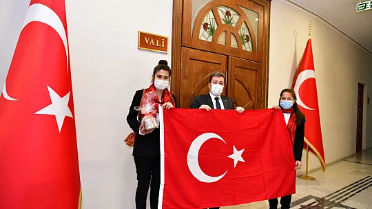 Valiliğe Anlamlı Ziyaret