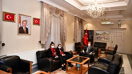 Valiliğe Anlamlı Ziyaret