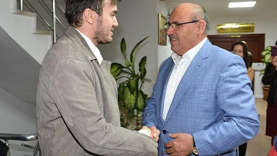 Mustafa Ceceli, Seydikemer'i Coşturdu