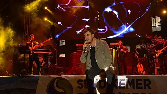 Mustafa Ceceli, Seydikemer'i Coşturdu