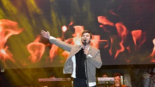 Mustafa Ceceli, Seydikemer'i Coşturdu