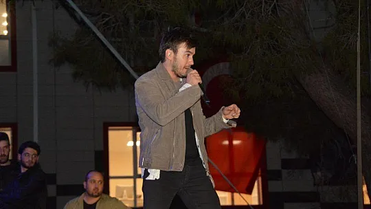 Mustafa Ceceli, Seydikemer'i Coşturdu