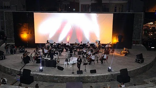 Burak Yeter, Marmaris'i coşturdu