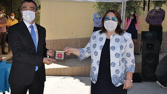 Büyük emekler sonucu tamamlanan Bayrak figürü törenle açıldı