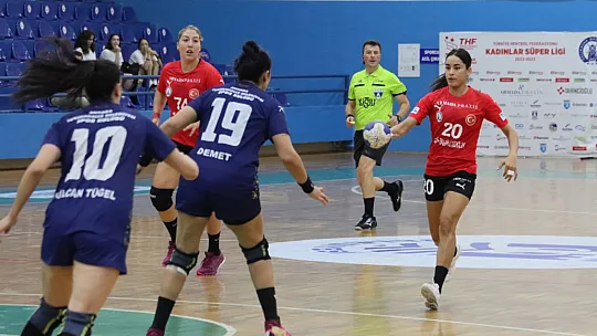 Denizin Kızları Yenimahalle'yi Rahat Geçti
