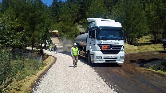 Büyükşehir Akyer Mahallesi'nde yol çalışmalarına başladı