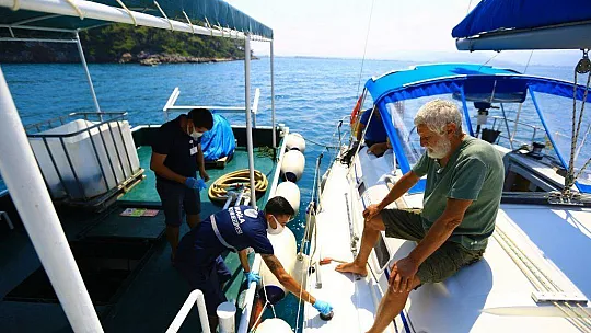 Büyükşehir Denizden 420 Bin 288 Poşet Katı Atık Topladı