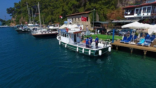 Büyükşehir Denizden 420 Bin 288 Poşet Katı Atık Topladı