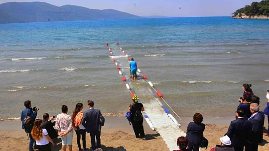 Büyükşehir engelsiz plajlar ile denizlerde engelleri kaldırıyor