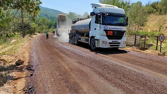 Büyükşehir Kavaklıdere'de Modern ve Güvenli Yollar İçin Çalışıyor
