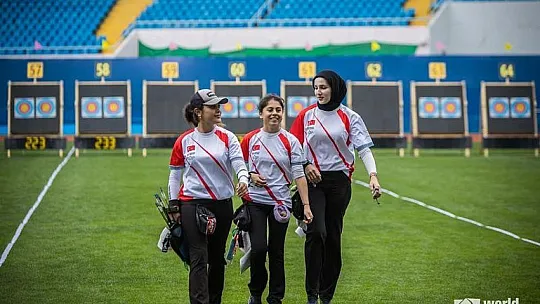 Büyükşehir okçularının bulunduğu milli takım dünya üçüncüsü oldu