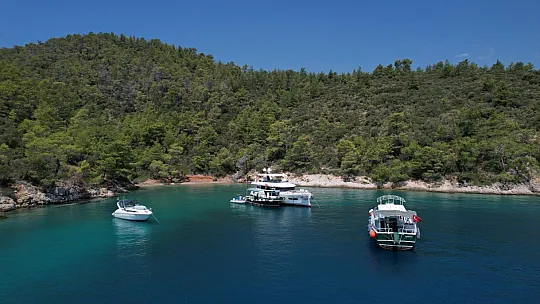 Büyükşehir Tekneleri Her gün Mavi Deniz için Demir Alıyor