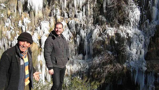 Buz tutan kanyonun görsel şöleni büyüledi