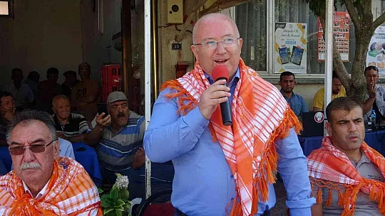 BUZAĞILAR PODYUMA ÇIKTI