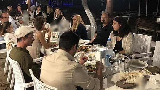 Mimarlar Akşam Yemeğinde Bir Araya Geldi