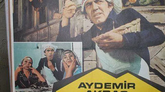 NOSTALJİK FİLM AFİŞ SERGİSİ AÇILDI