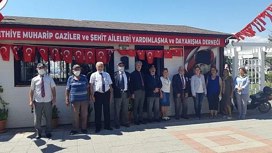 CHP Kadın Kollarından, Gaziler Ve Şehit Aileleri Derneğine Ziyaret