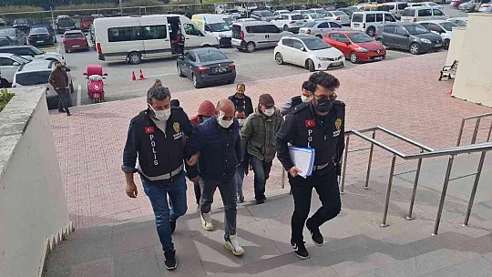 Caddenin savaş alanına döndüğü kavgayla ilgili 12 gözaltı