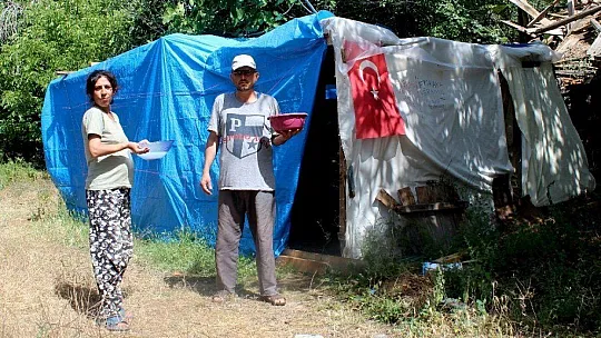 Çadırda yaşayan engelli çiftin yaşam mücadelesi