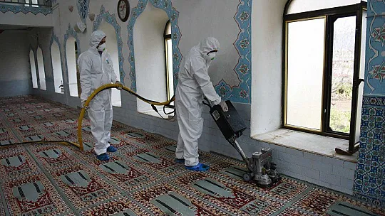 Fethiye Belediyesi'nden Camilere Detaylı Temizlik