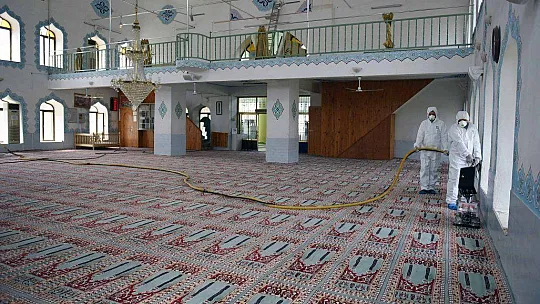 Fethiye Belediyesi'nden Camilere Detaylı Temizlik