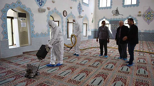 Fethiye Belediyesi'nden Camilere Detaylı Temizlik