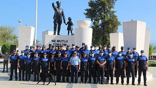 Fethiye Zabıta Ekipleri Atatürk Anıtına Çelenk Sundu