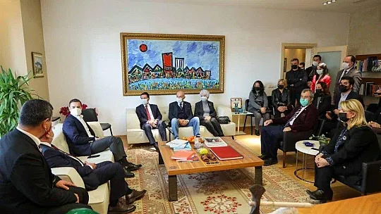 CHP Genel Başkan Yardımcısı Akın'dan Başkan Aras'a ziyaret