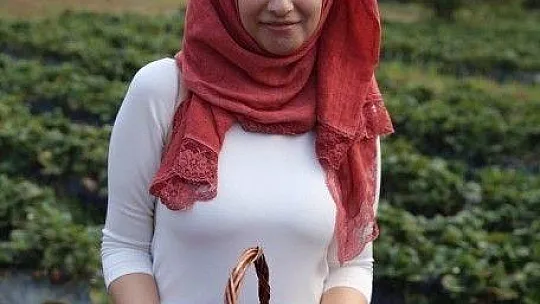 Çilek gelir kapısı oldu