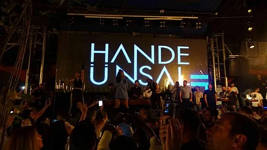 Yaz konserleri Hande Ünsal ile başladı