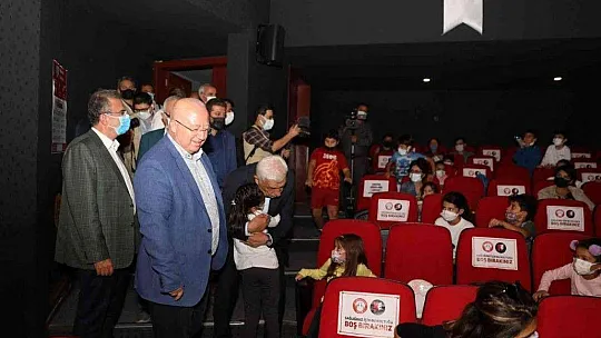Çocuklar 'Ormanın Anahtarı' adlı oyunu ilgiyle izledi