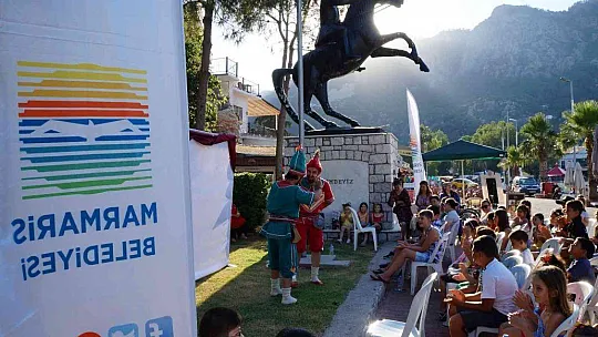 Çocukların tiyatro mutluluğu