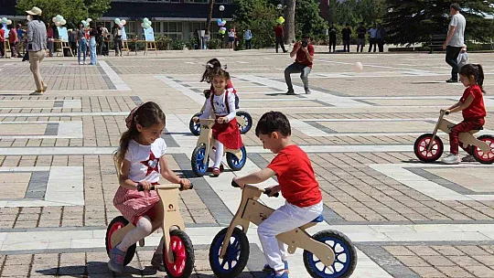 Çocukluklarını yaşadılar