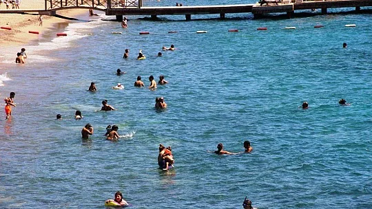 Çöl sıcakları Bodrum'u terk etmiyor