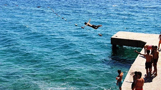 Çöl sıcakları Bodrum'u terk etmiyor
