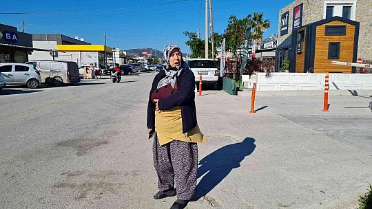 ÇÖP KAMYONUN ALTINDA KALAN KADININ İNANILMAZ KURTULUŞU