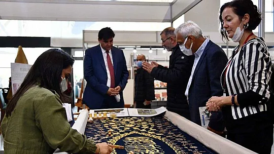 2. Craft İstanbul El Sanatları Fuarı'na Üzümlü Dastarı defilesi damga vurdu