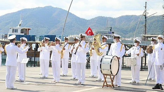 Cumhuriyet Bayramının 97.yılında Marmaris'te çelenk sunma töreni yapıldı